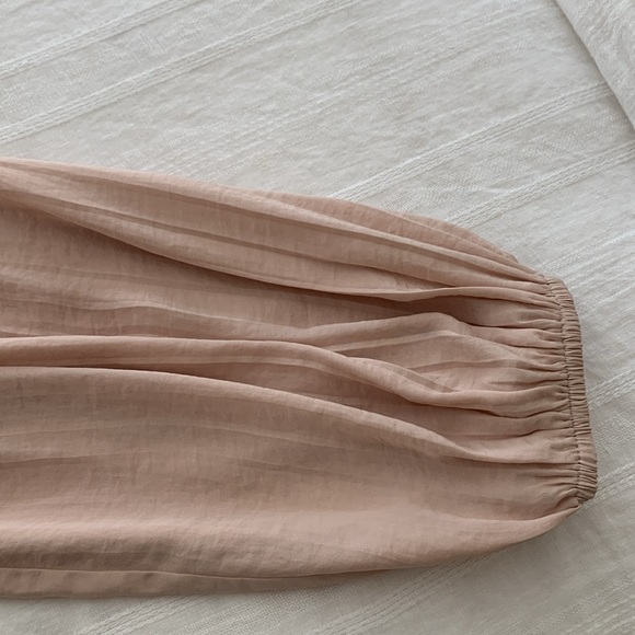 Elizabeth & James Baker Pleated Blouse - Picture 6 of 7